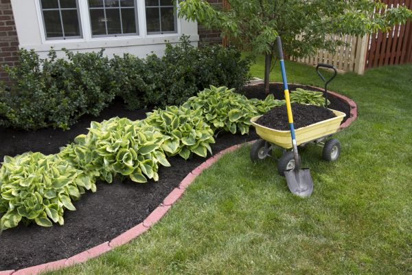 Landscape Mulching in Santa Maria